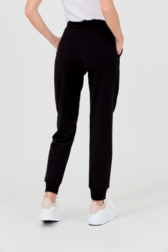 EA7 Czarno-różowy dres damski