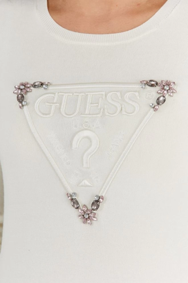 GUESS Kremowy sweterek damski z wyszywanym logo