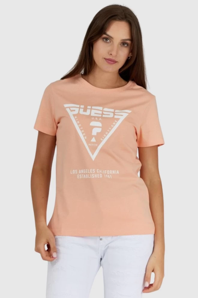 GUESS Brzoskwiniowy t-shirt damski z białym logo