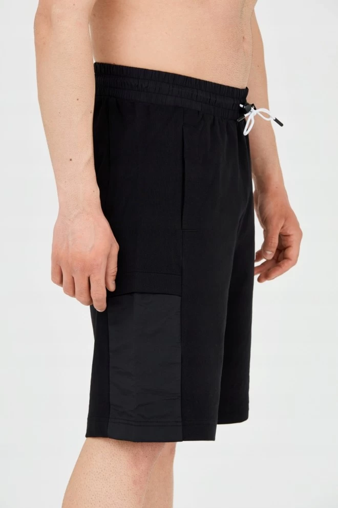 EA7 Męskie czarne shorty ze wstawkami