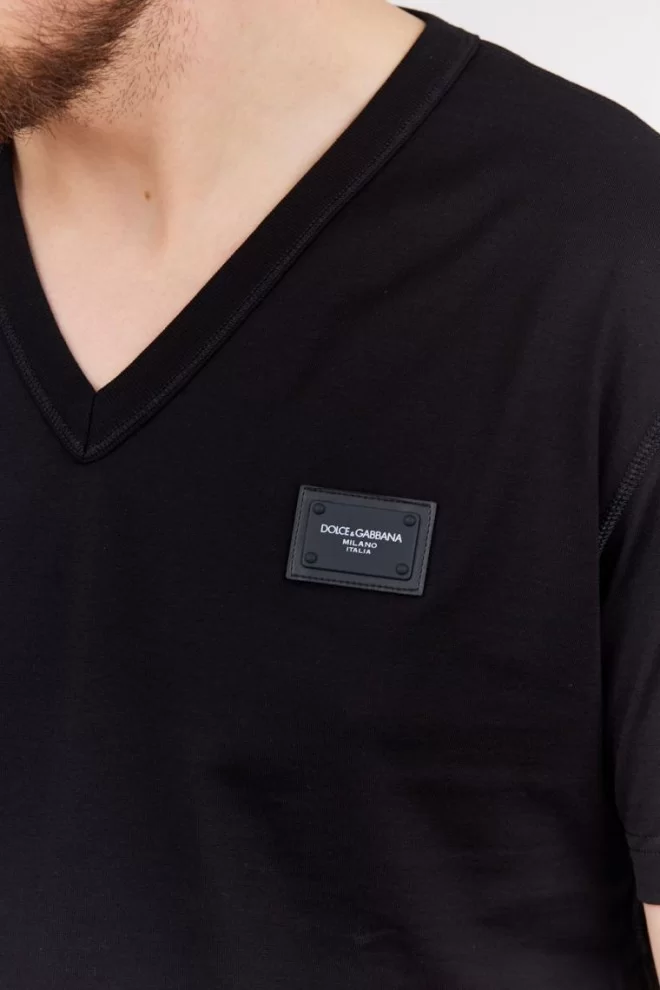 DOLCE & GABBANA Czarny t-shirt męski w serek z aplikacją z logo