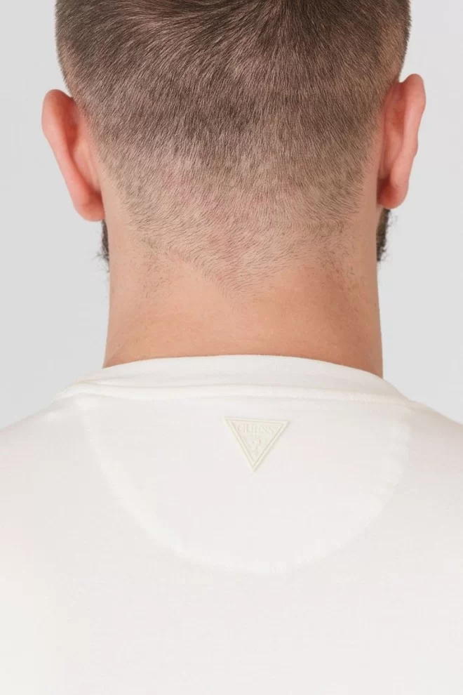 Біла чоловіча футболка з логотипом GUESS в морському стилі