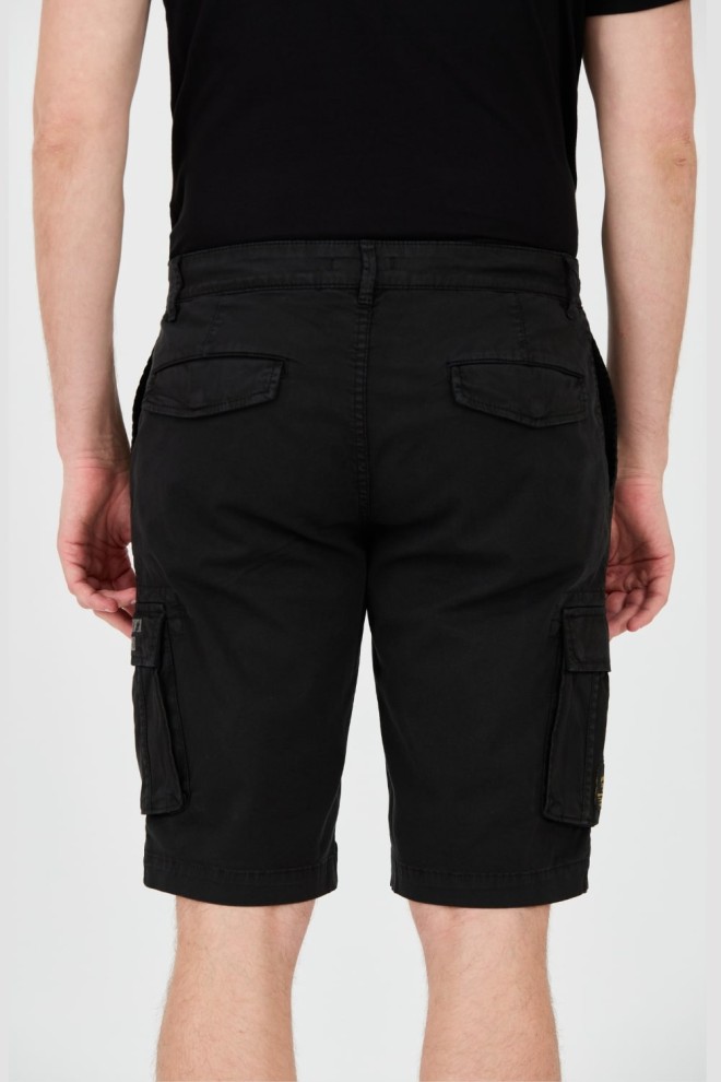 AERONAUTICA MILITARE Black Bermuda shorts