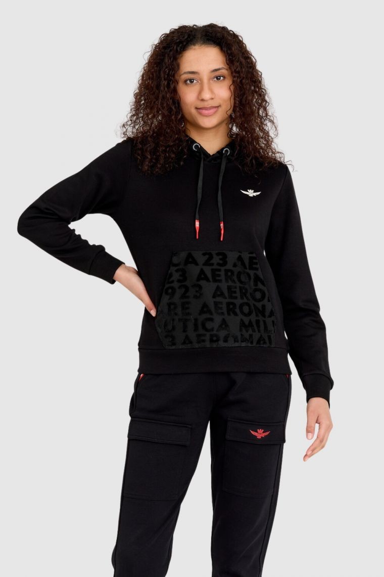AERONAUTICA MILITARE Czarna bluza damska z welurowym kapturem i kieszenią kangurką