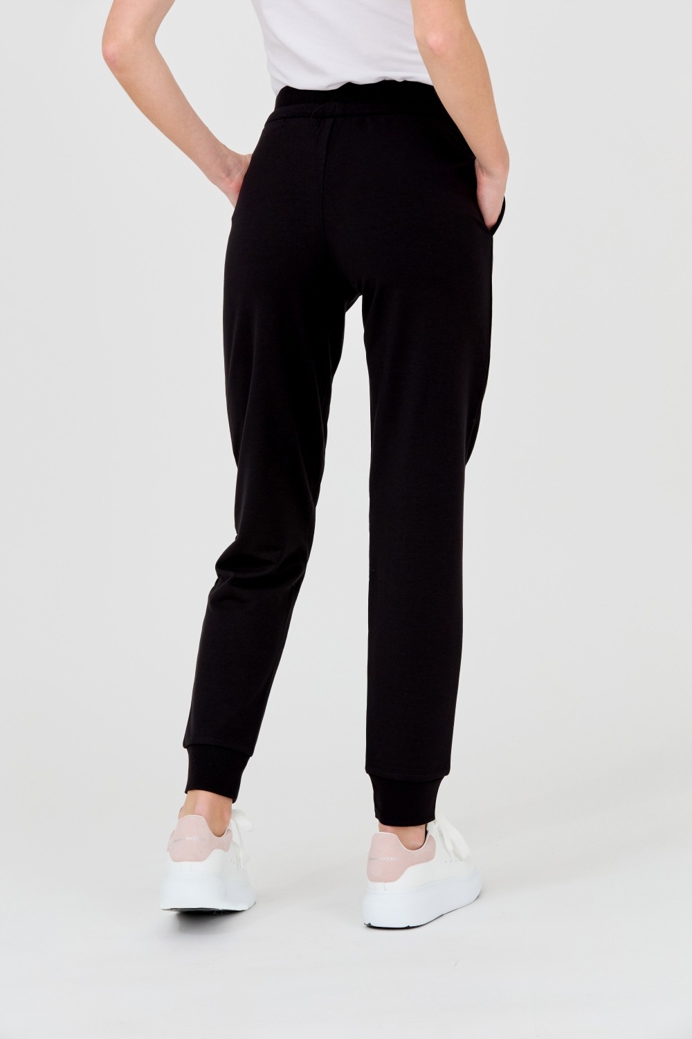 EA7 Czarno-różowy dres damski