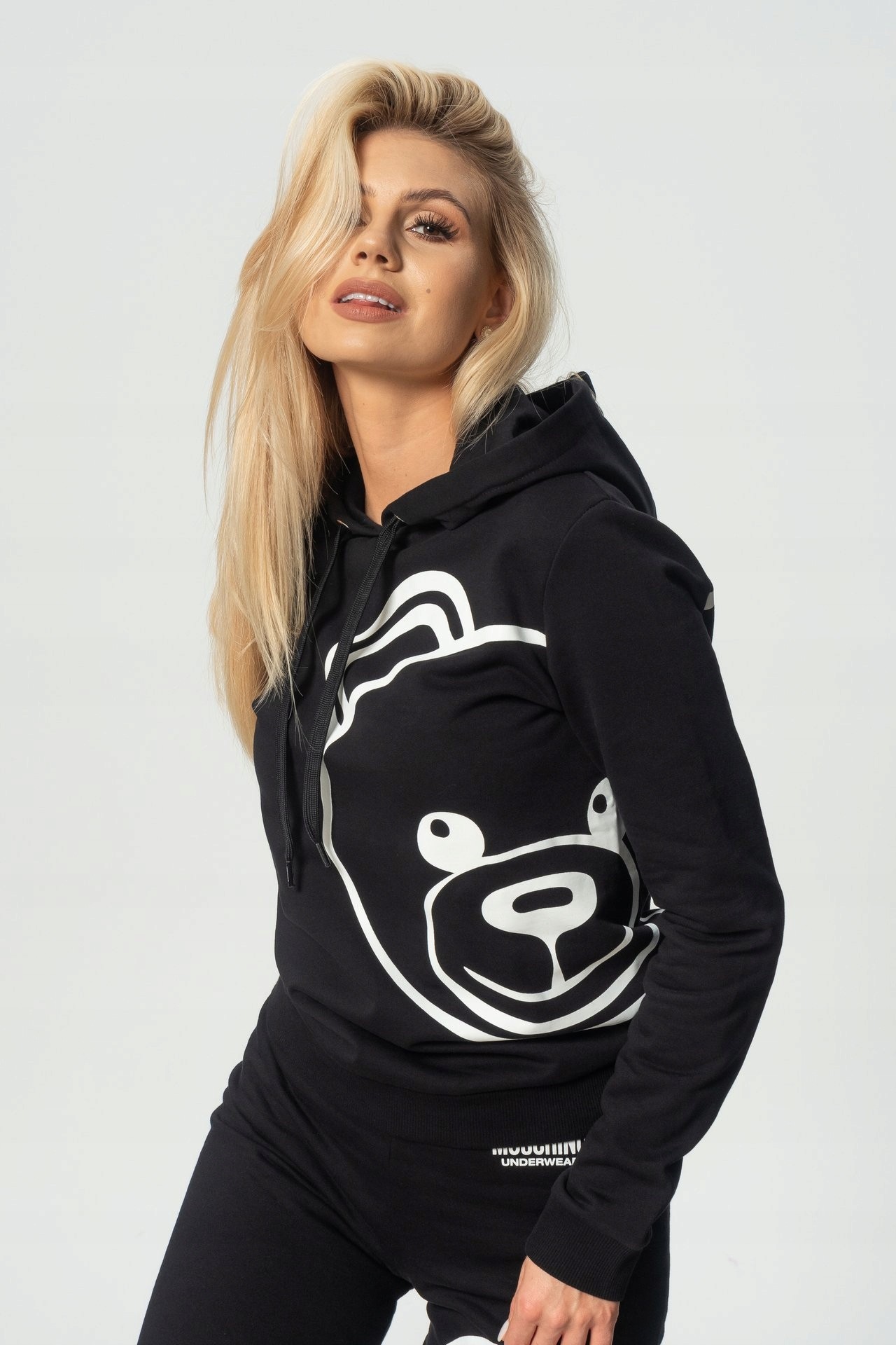 MOSCHINO Czarna bluza z kapturem