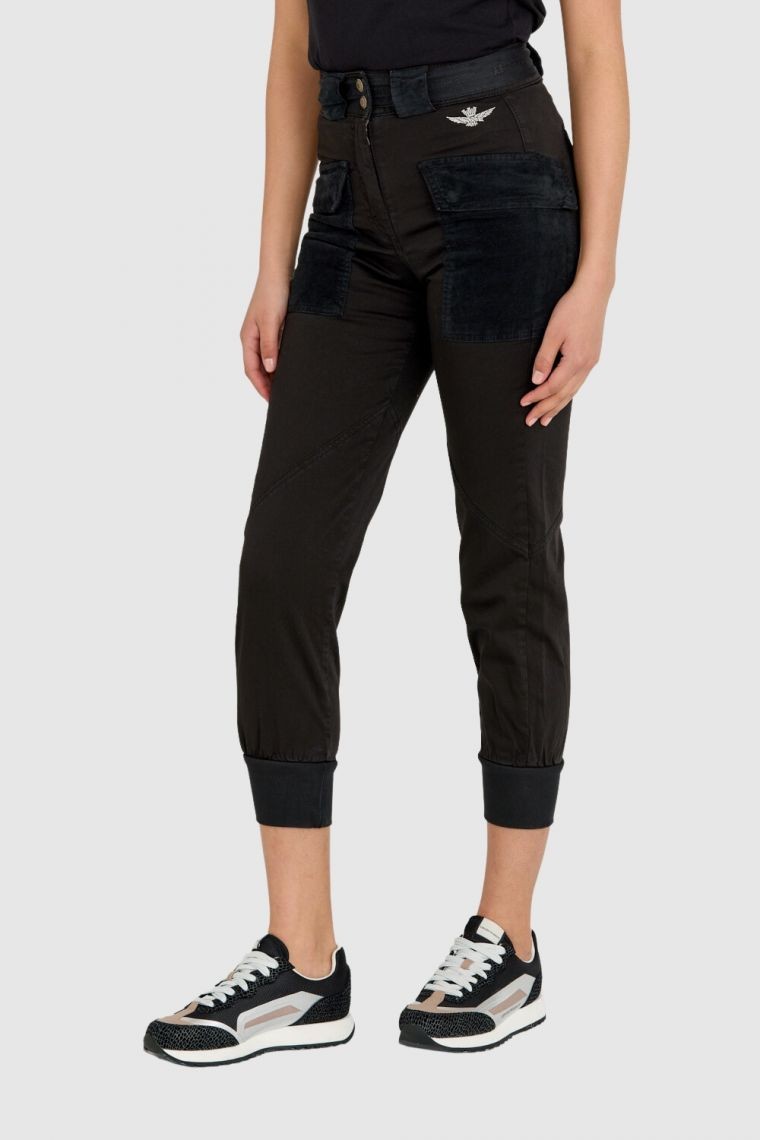 AERONAUTICA MILITARE Czarne spodnie damskie cargo ze ściągaczem w pasie