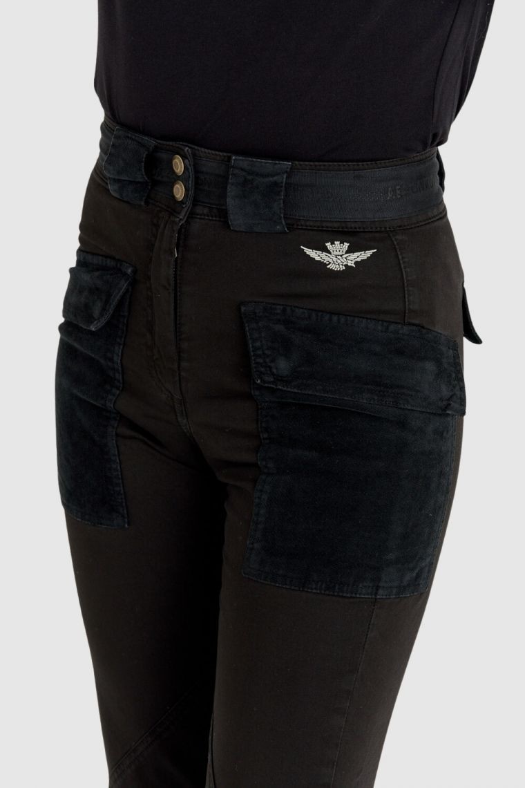 AERONAUTICA MILITARE Czarne spodnie damskie cargo ze ściągaczem w pasie