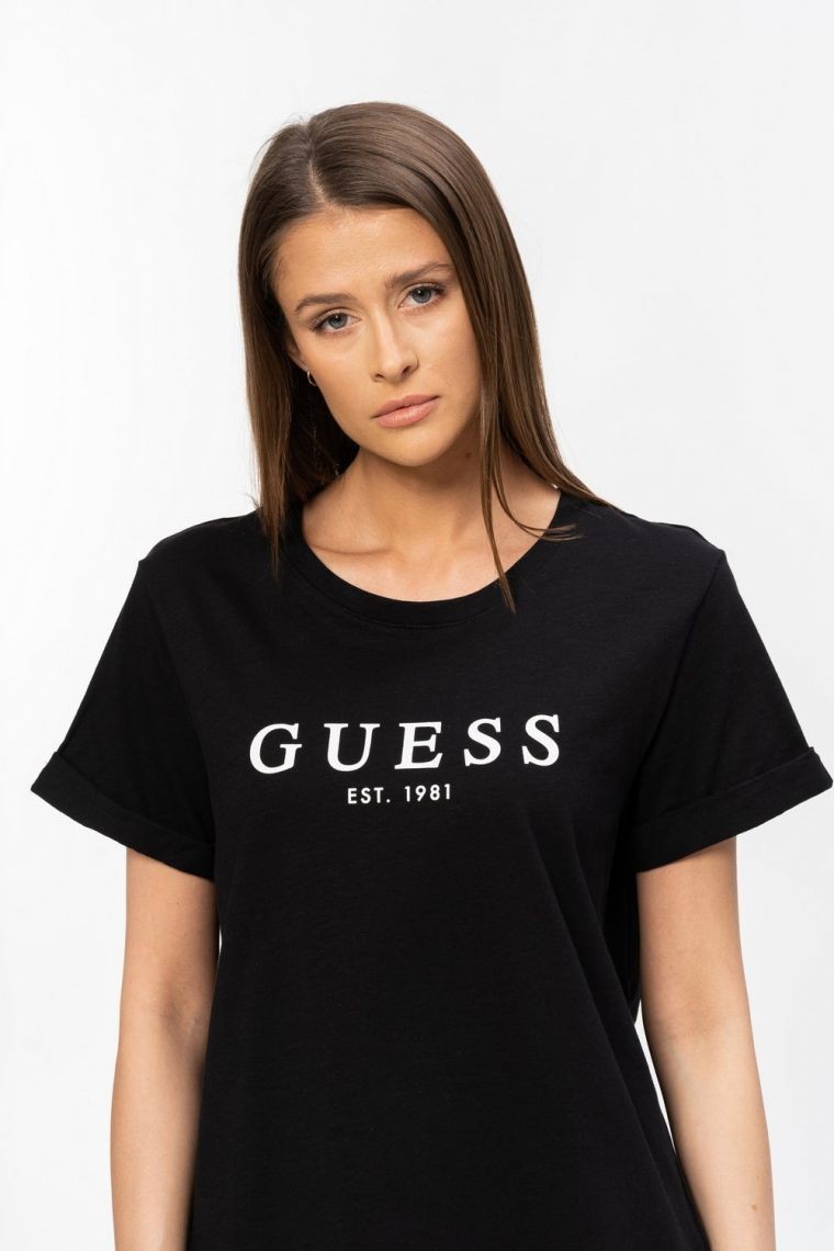 GUESS Czarny t-shirt damski z białym logo