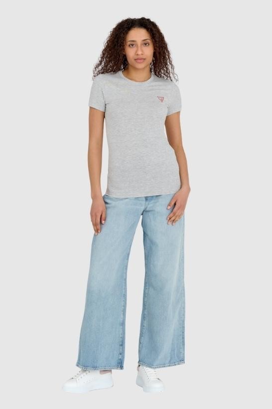 GUESS Жіноча футболка сірого кольору облягаючого крою з маленьким логотипом