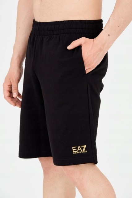 EA7 Czarne shorty męskie ze złotym logo