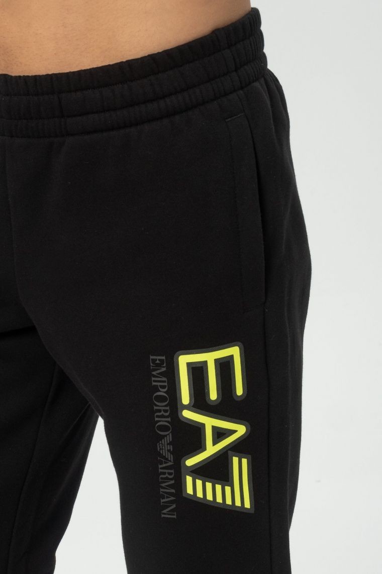 EA7 Czarny dres męski z neonowym logo