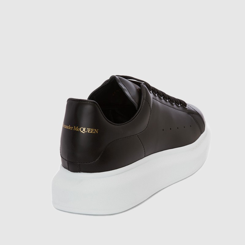 ALEXANDER MCQUEEN Czarne sneakersy męskie z białą podeszwą