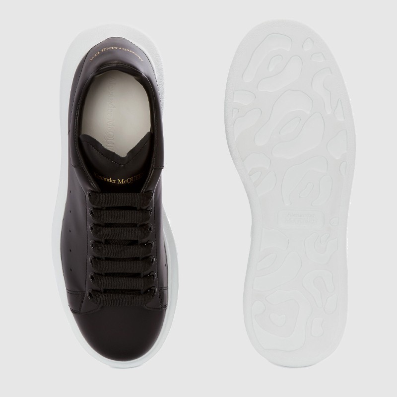 ALEXANDER MCQUEEN Czarne sneakersy męskie z białą podeszwą