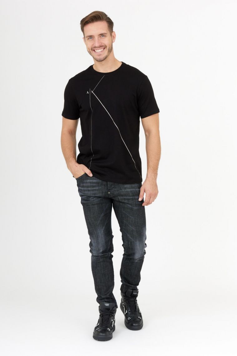 ARMANI EXCHANGE Чорна чоловіча футболка зі сріблястим логотипом