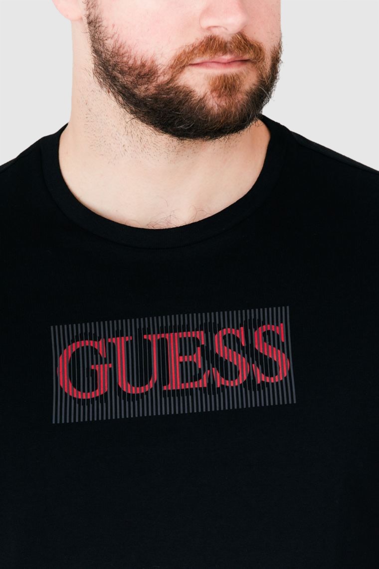 GUESS Czarny t-shirt męski z czerwonym logo