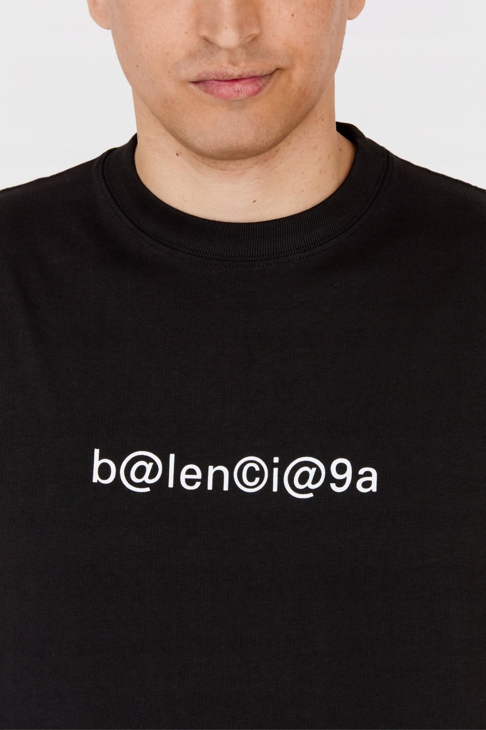 BALENCIAGA Czarny t-shirt z białym logo