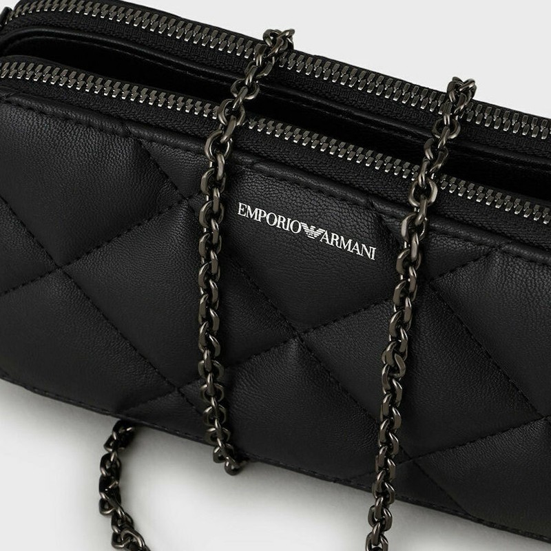 EMPORIO ARMANI Mała czarna pikowana torebka na łańcuszku