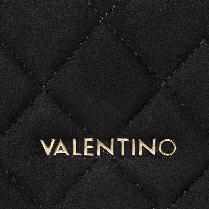 VALENTINO Czarna pikowana torebka soia
