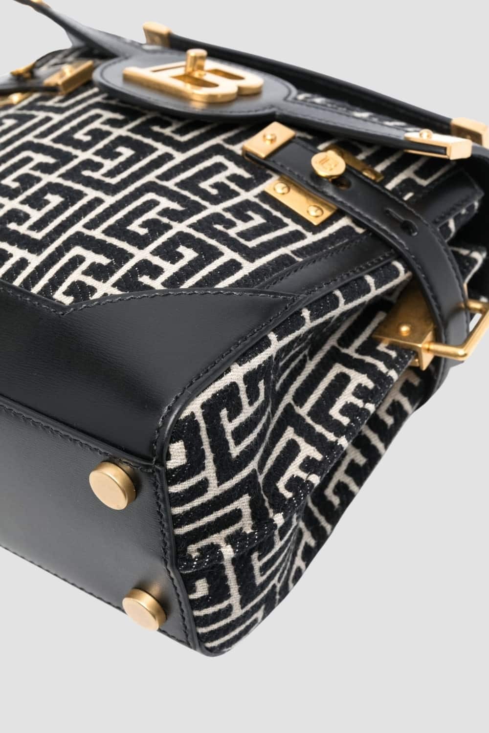 BALMAIN Czarny kuferek damski Classic Handle Bag M